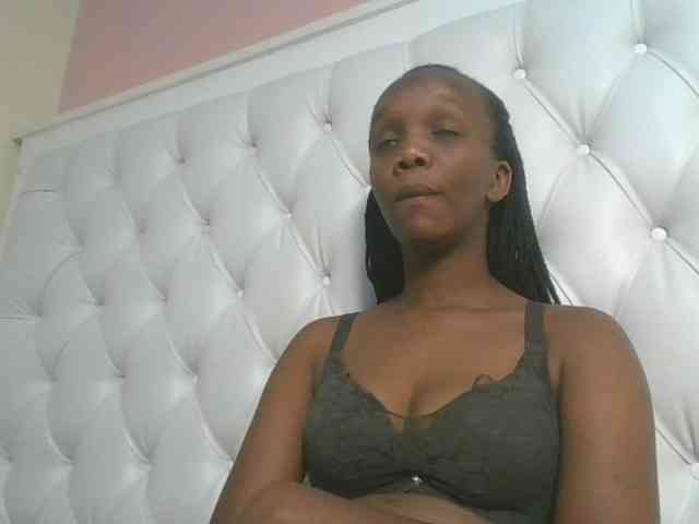 Naughtypetite1 webcam