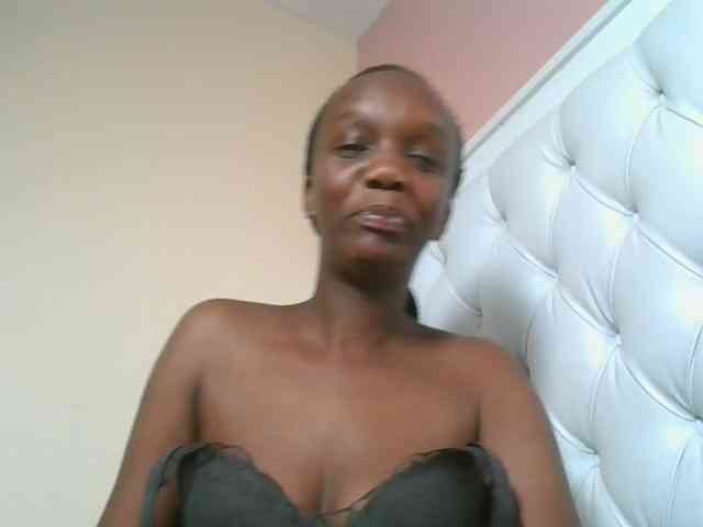 Naughtypetite1 webcam