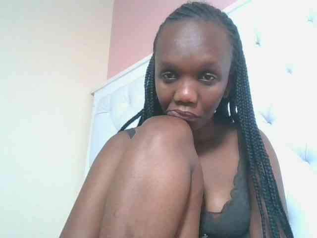 Naughtypetite1 webcam