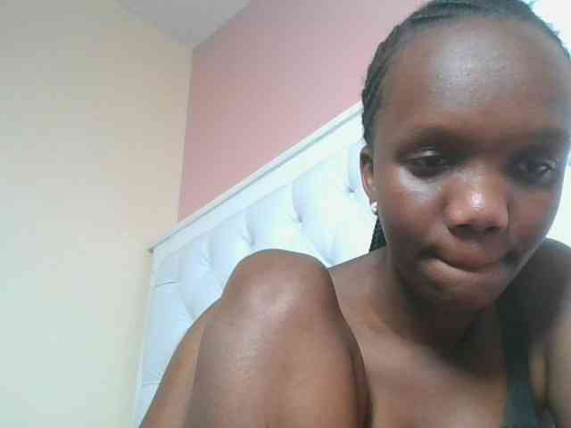 Naughtypetite1 webcam