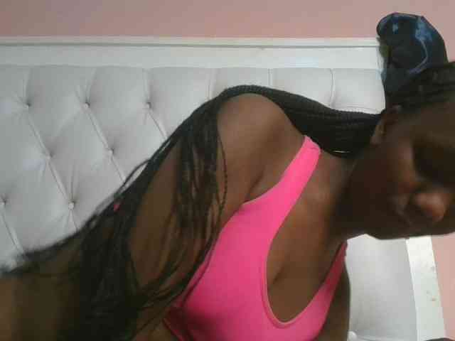 Naughtypetite1 webcam