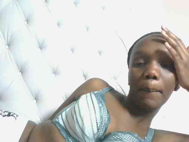 Naughtypetite1 webcam