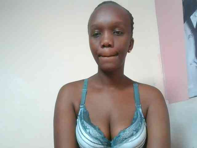Naughtypetite1 webcam