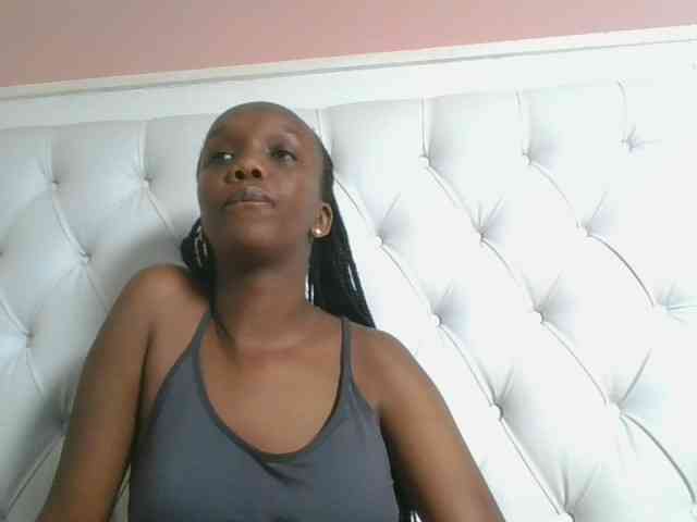 Naughtypetite1 webcam