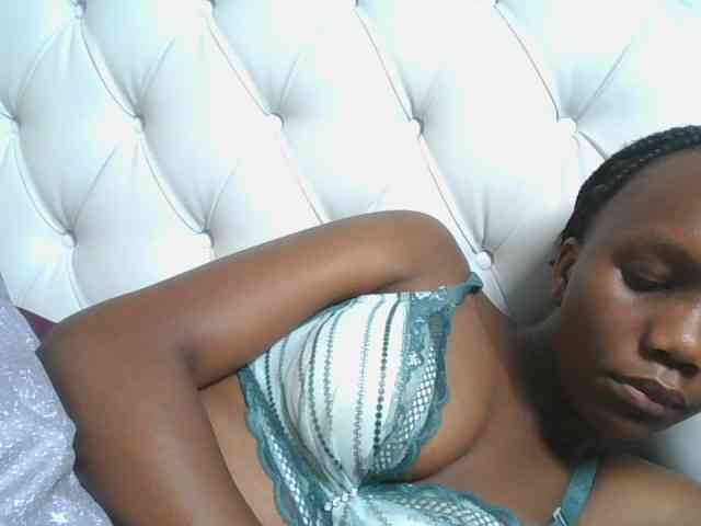 Naughtypetite1