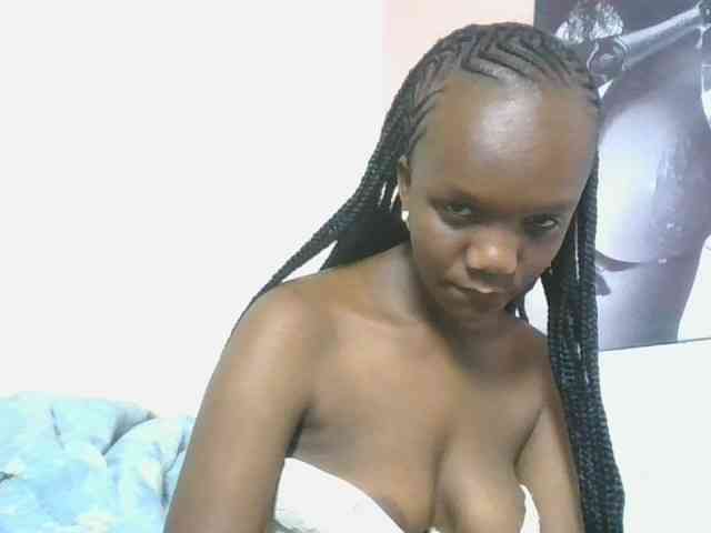 Naughtypetite1 webcam