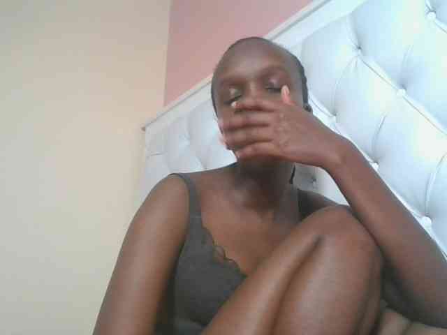 Naughtypetite1 webcam