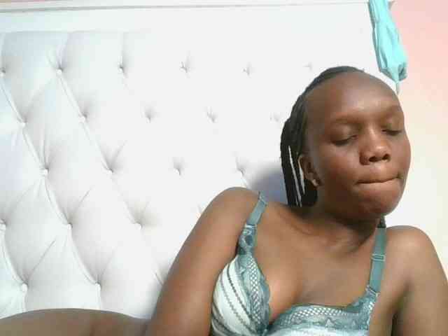 Naughtypetite1