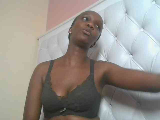 Naughtypetite1 webcam