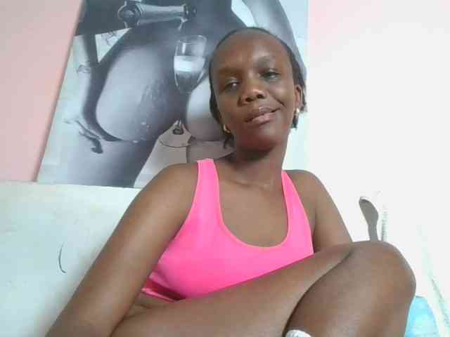 Naughtypetite1 webcam