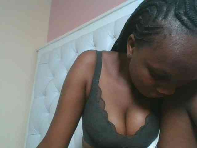 Naughtypetite1