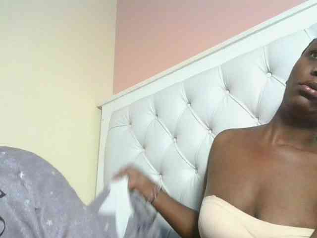 Naughtypetite1