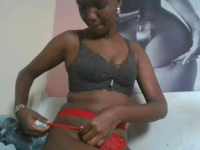 Naughtypetite1 webcam