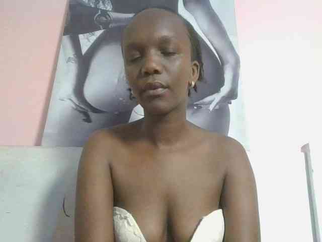 Naughtypetite1 webcam