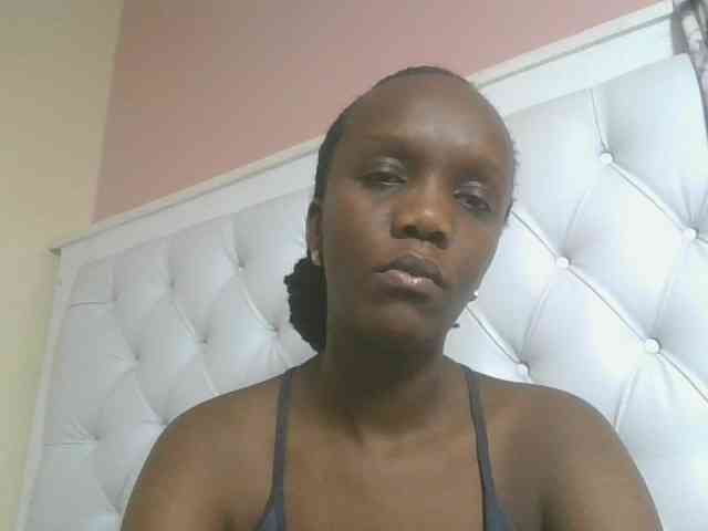 Naughtypetite1 webcam