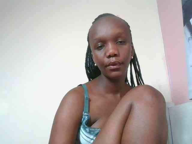 Naughtypetite1 webcam