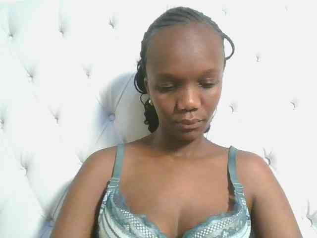 Naughtypetite1 webcam