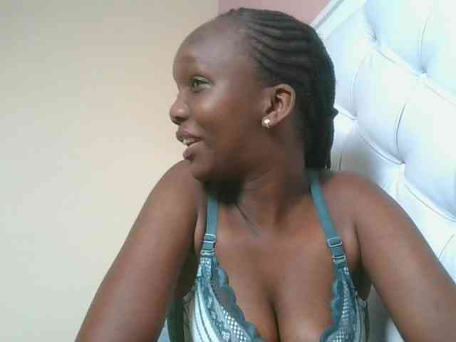 Naughtypetite1 webcam