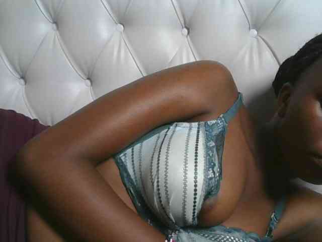Naughtypetite1