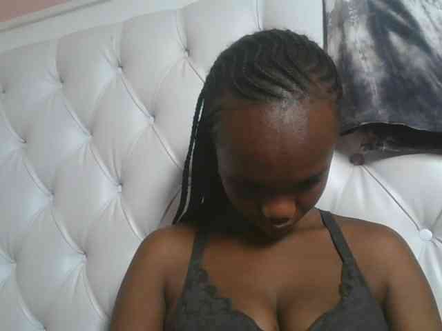 Naughtypetite1 webcam