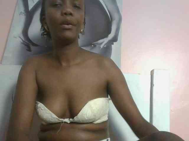Naughtypetite1 webcam