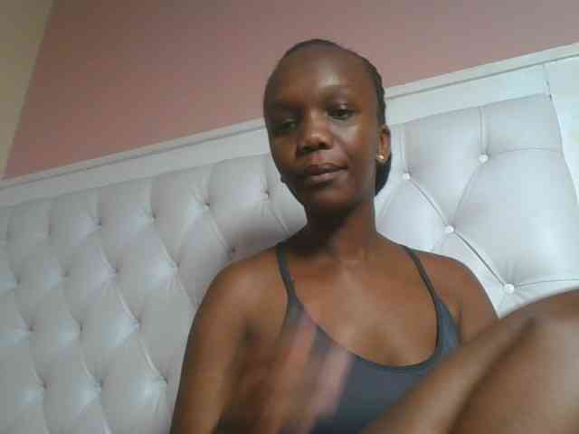 Naughtypetite1 webcam