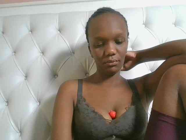 Naughtypetite1 webcam