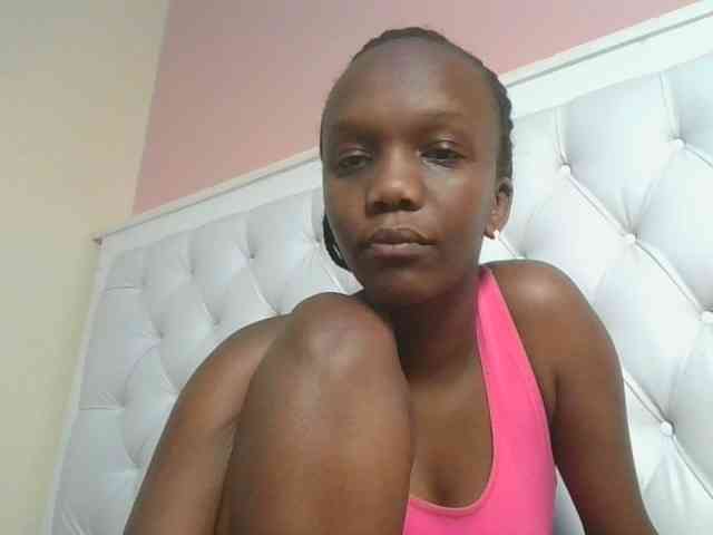 Naughtypetite1 webcam