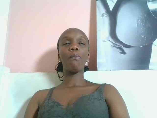 Naughtypetite1 webcam