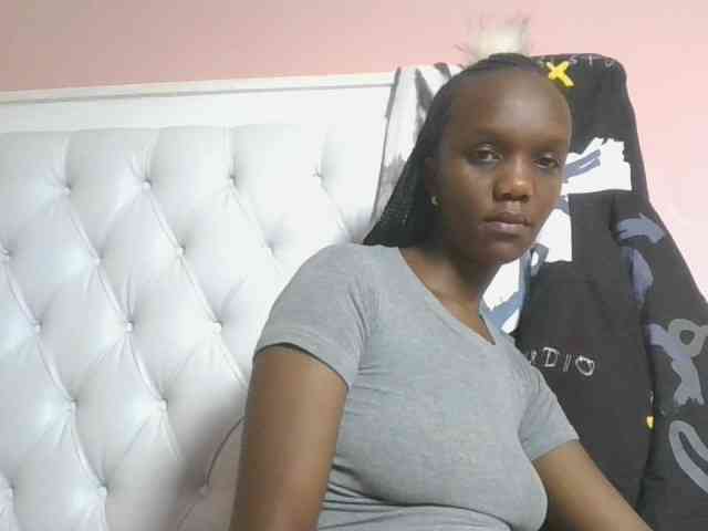 Naughtypetite1 webcam