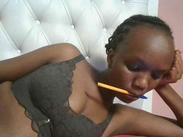 Naughtypetite1