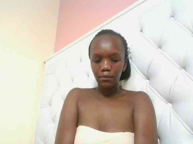 Naughtypetite1 webcam