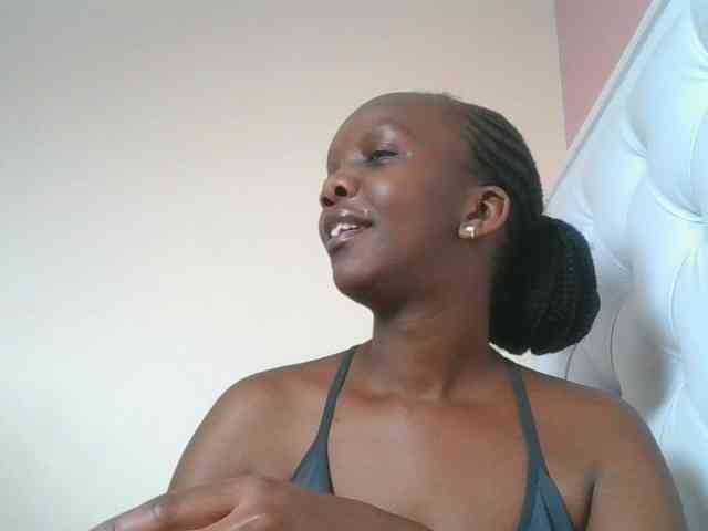 Naughtypetite1 webcam