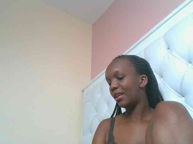 Naughtypetite1 webcam