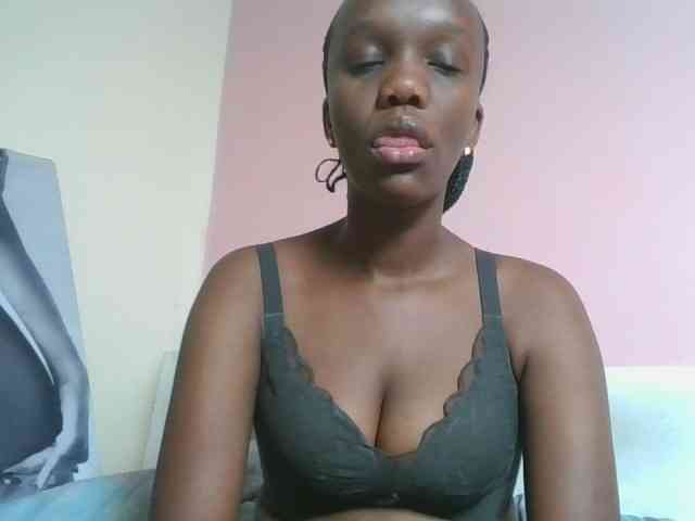 Naughtypetite1 webcam