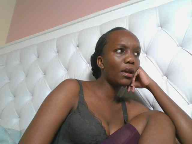 Naughtypetite1 webcam