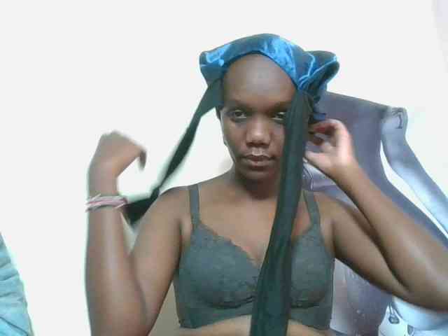 Naughtypetite1 webcam