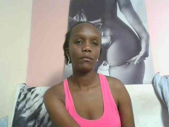 Naughtypetite1 webcam