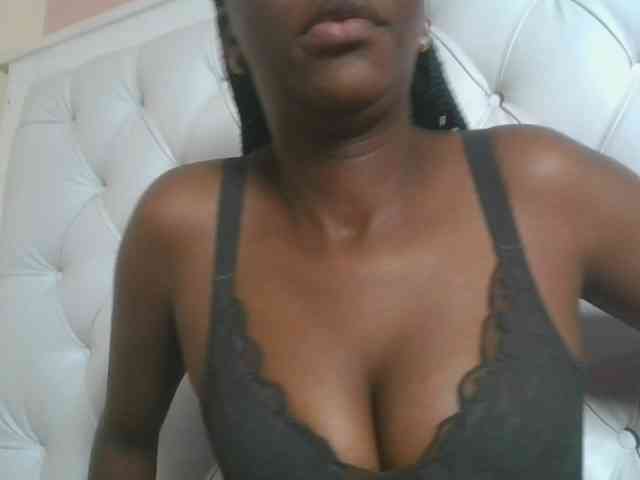 Naughtypetite1 webcam