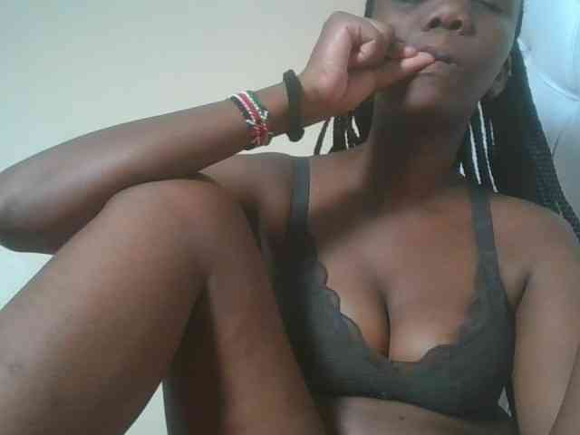 Naughtypetite1 webcam
