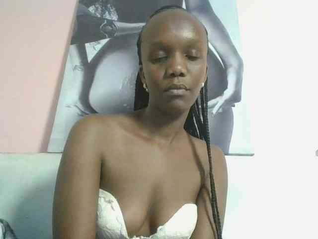 Naughtypetite1 webcam