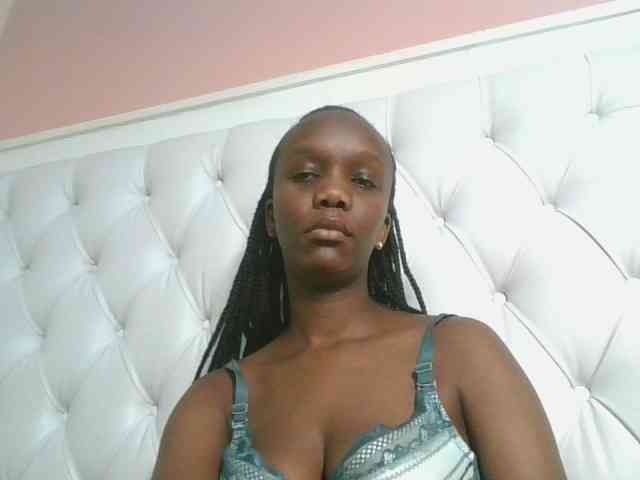 Naughtypetite1 webcam