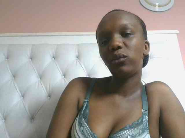 Naughtypetite1