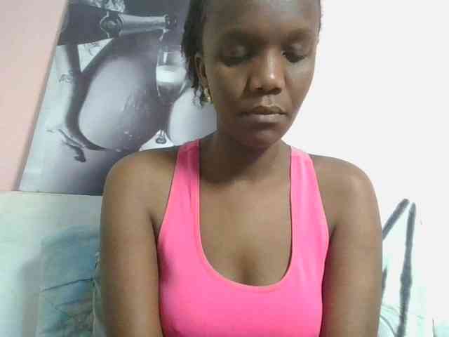 Naughtypetite1 webcam