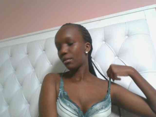 Naughtypetite1 webcam