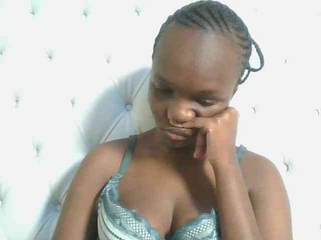Naughtypetite1 webcam