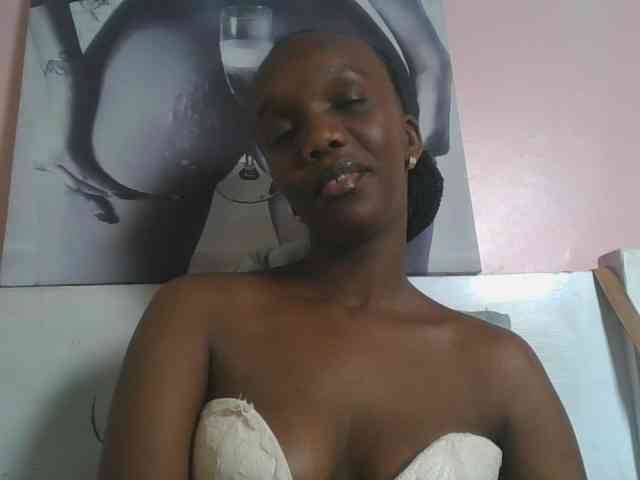 Naughtypetite1 webcam