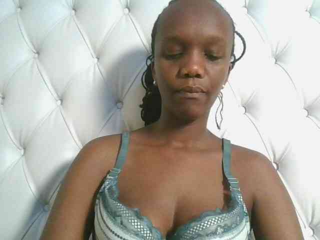 Naughtypetite1 webcam