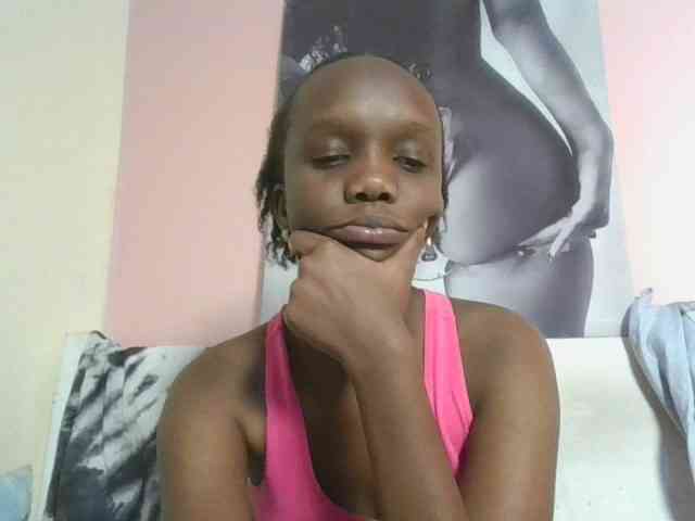 Naughtypetite1 webcam