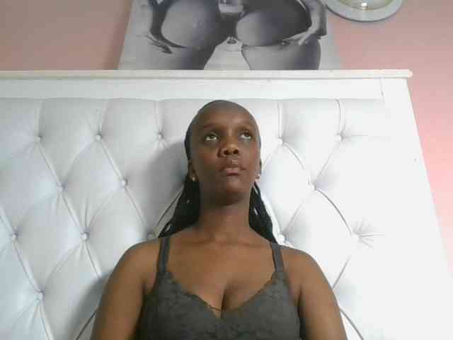 Naughtypetite1
